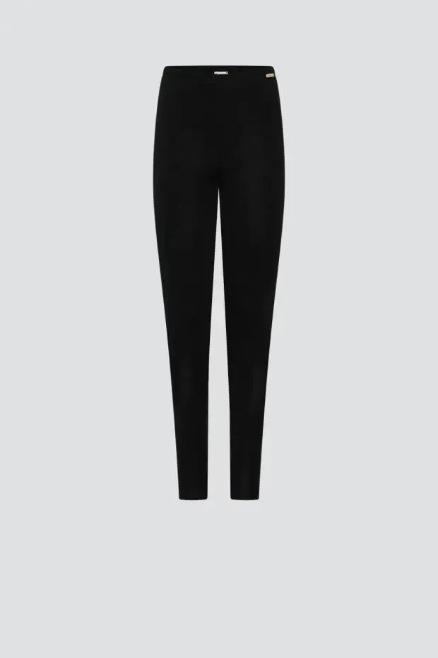 Black organic cotton leggings by Comazo