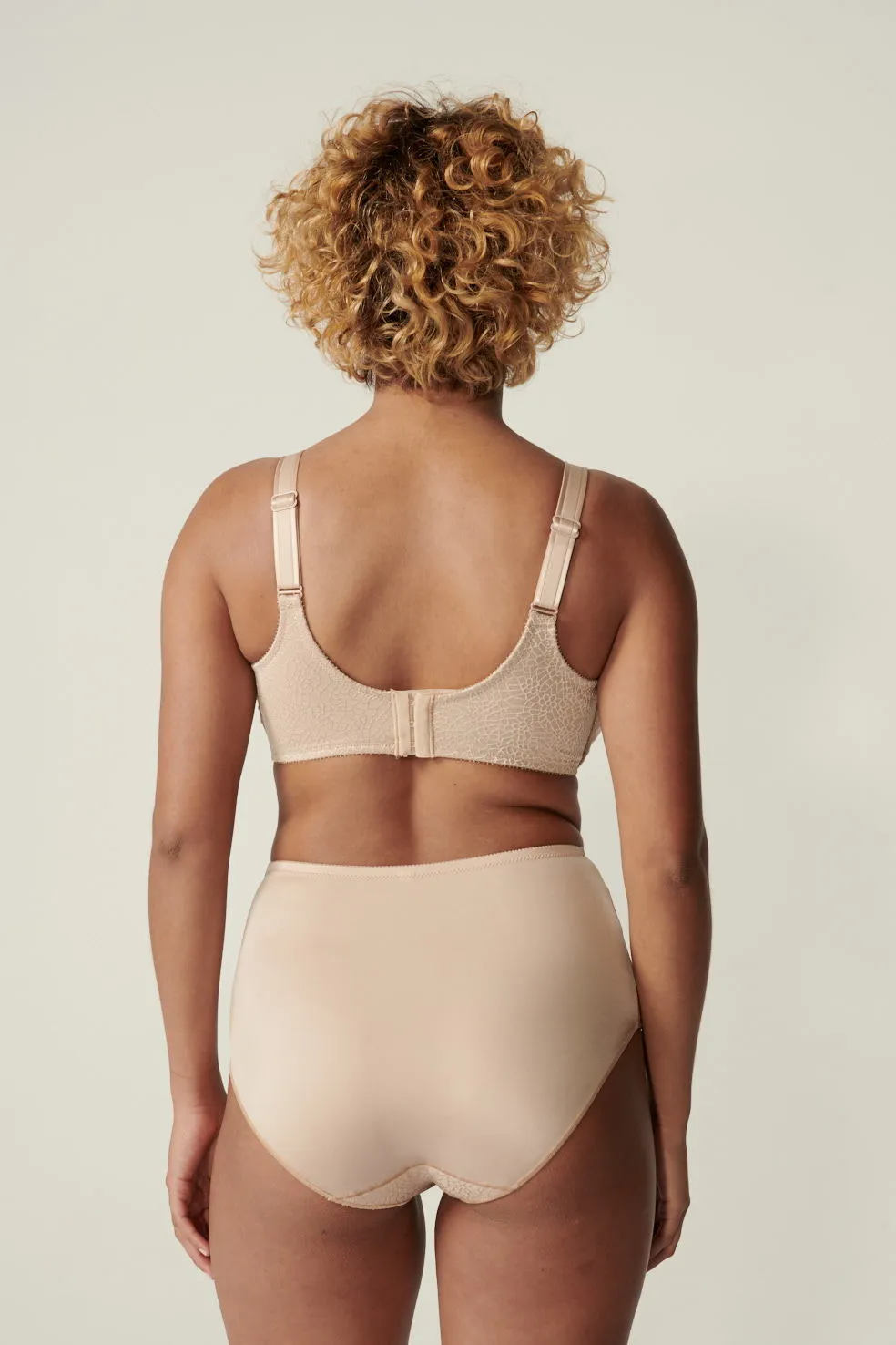 Chantelle Magnifique Seamless Bra - Black , Nude