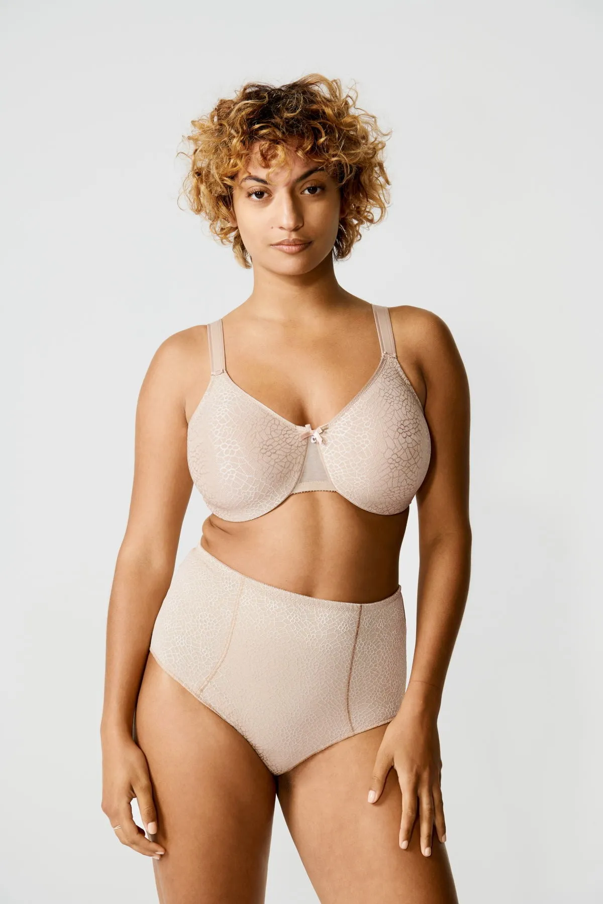 Chantelle Magnifique Seamless Bra - Black , Nude