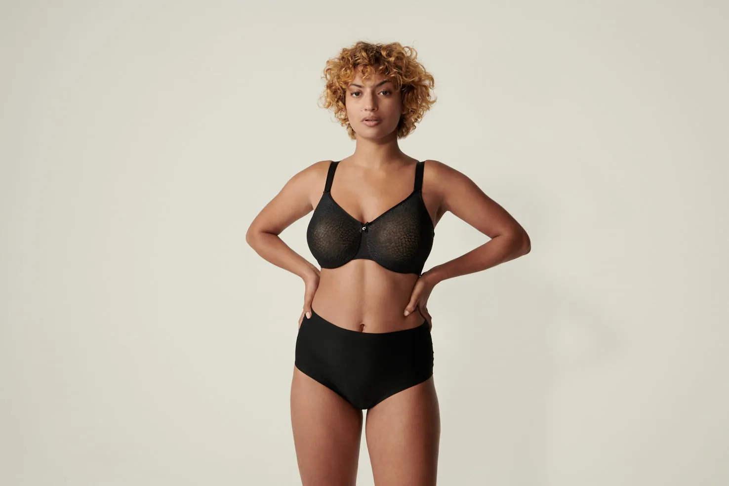 Chantelle Magnifique Seamless Bra - Black , Nude