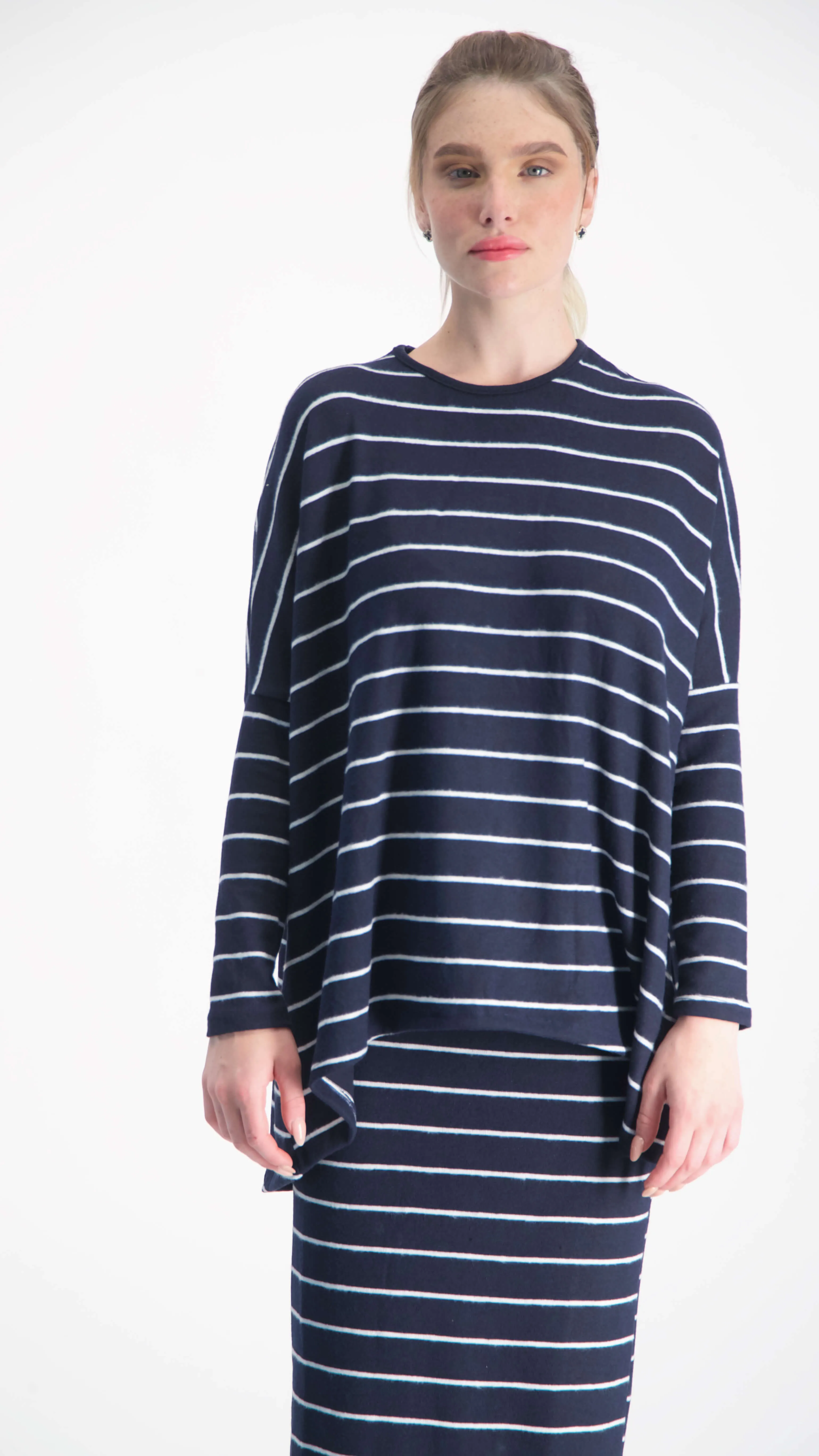 Hi-Lo T-shirt / Navy Line