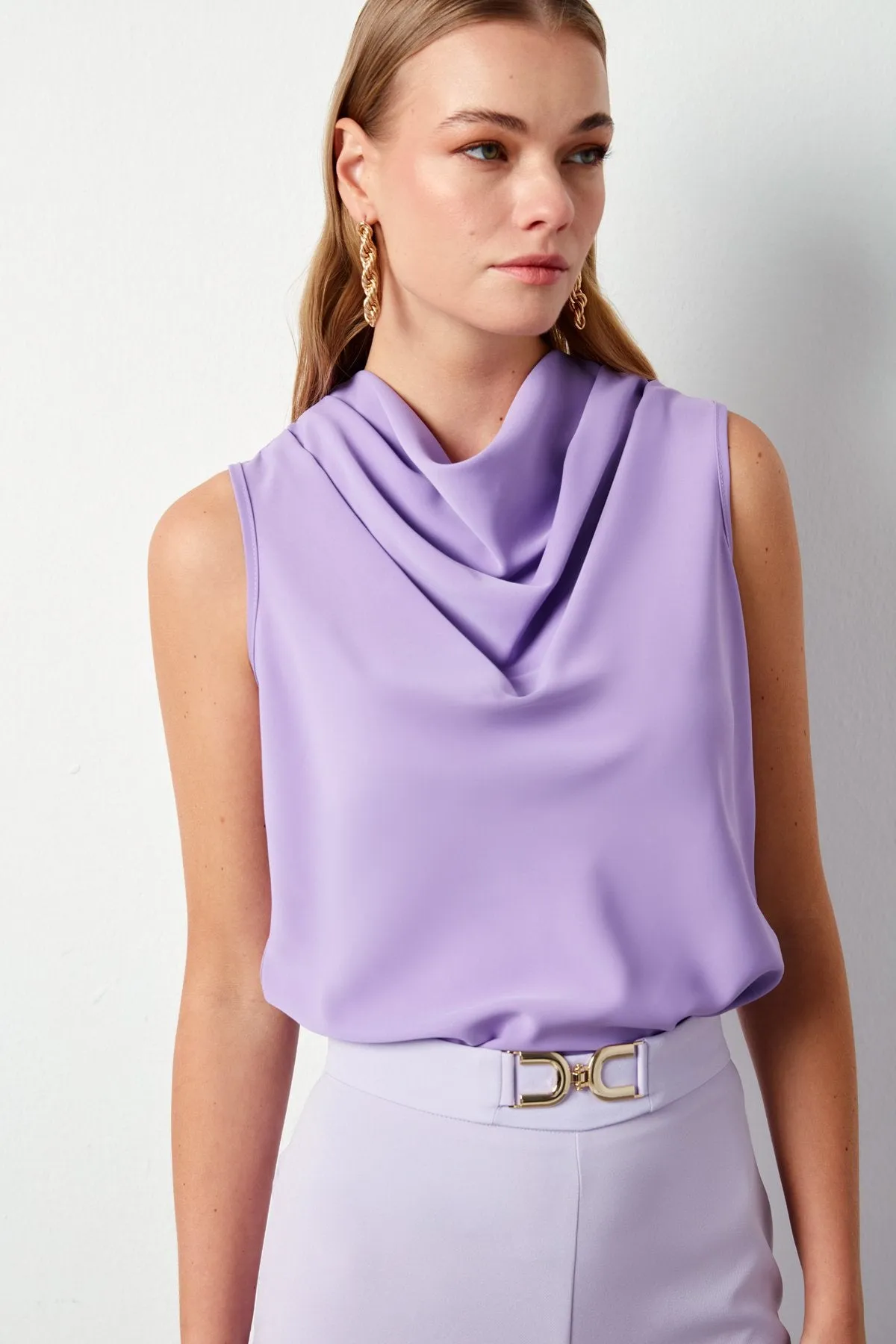 Plunging Neck Sleeveless Blouse - LILAC