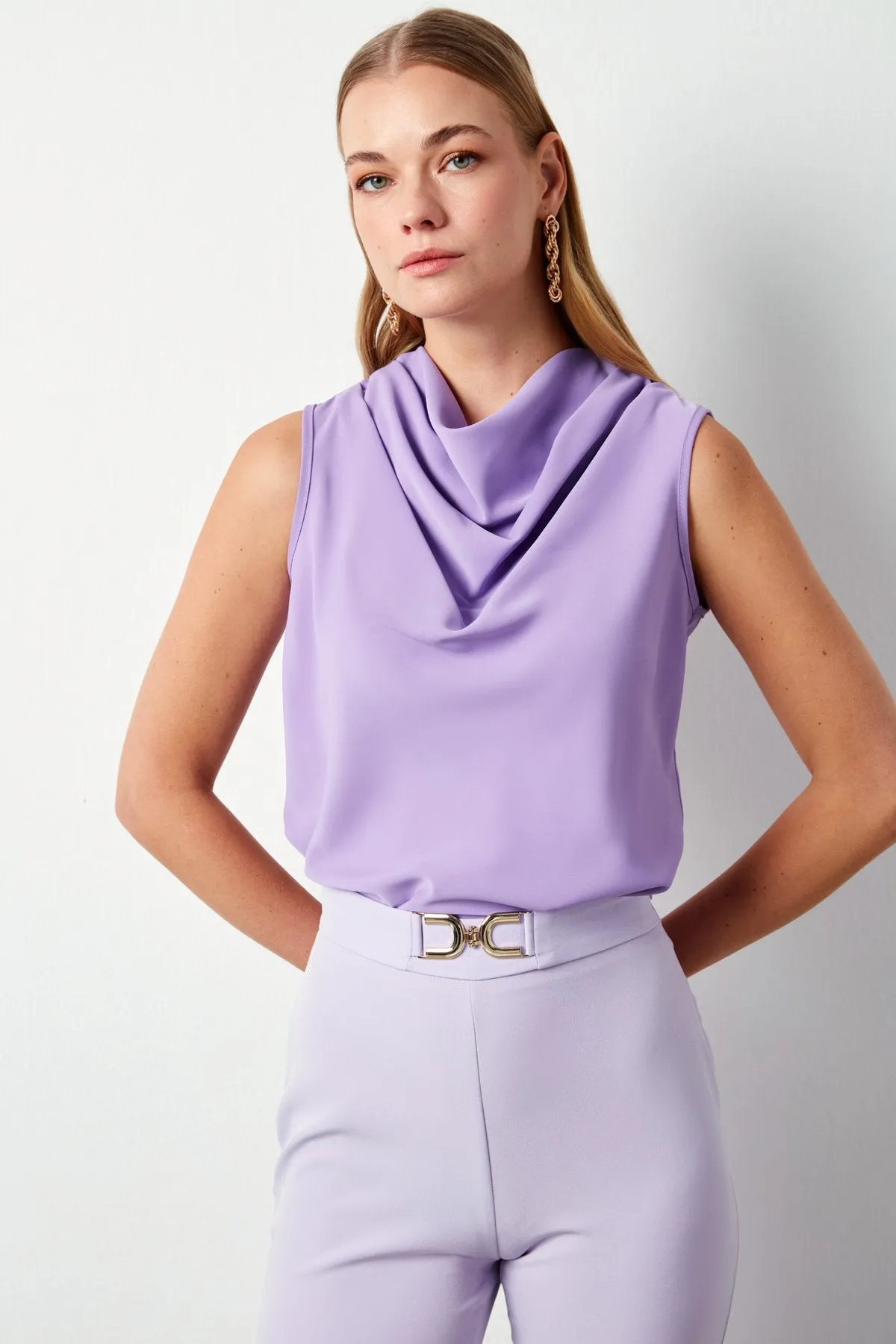 Plunging Neck Sleeveless Blouse - LILAC