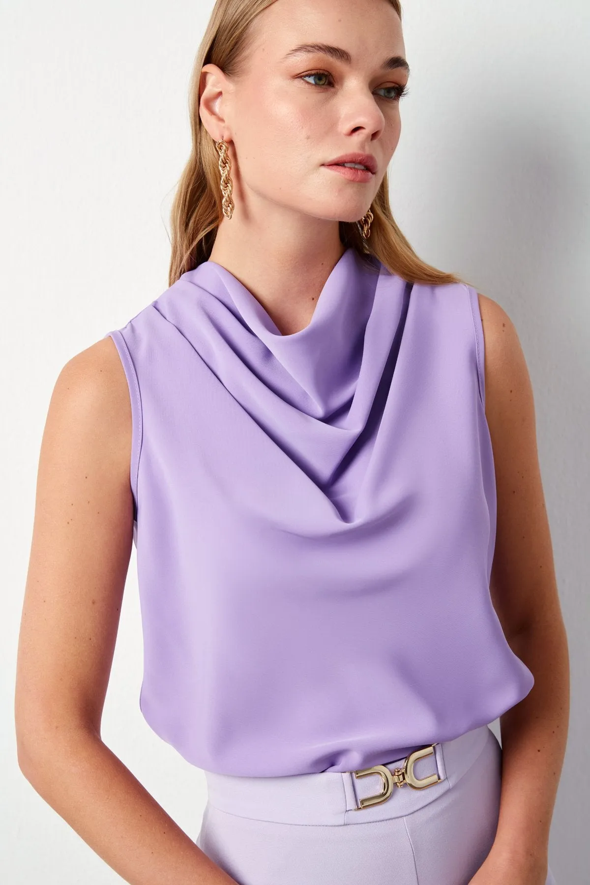 Plunging Neck Sleeveless Blouse - LILAC